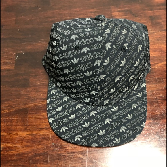 Adidas Logo SnapBack one size fits all - Picture 3 of 5